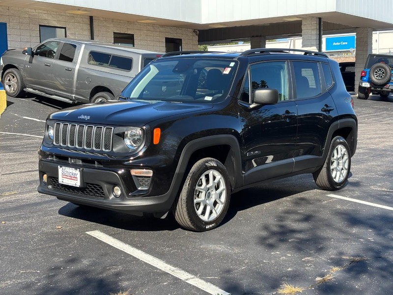 Jeep Renegade Vehicle Full-screen Gallery Image 08