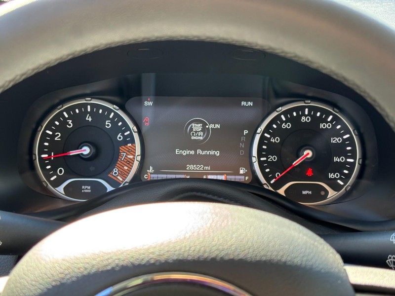 Jeep Renegade Vehicle Full-screen Gallery Image 19