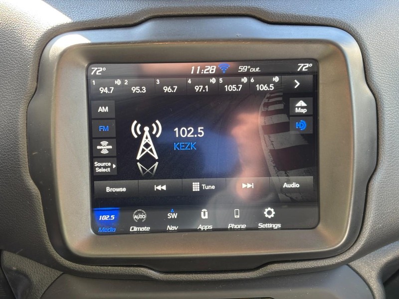 Jeep Renegade Vehicle Full-screen Gallery Image 20