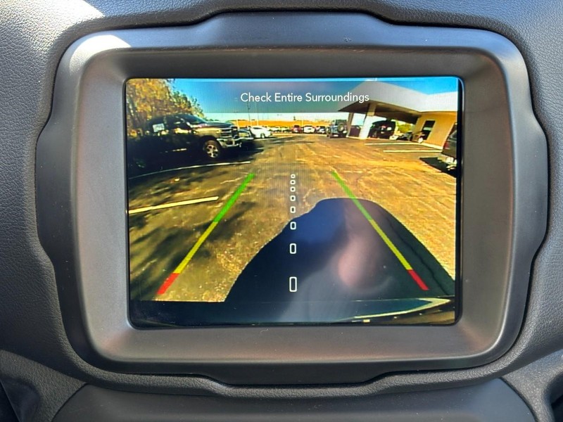 Jeep Renegade Vehicle Full-screen Gallery Image 21