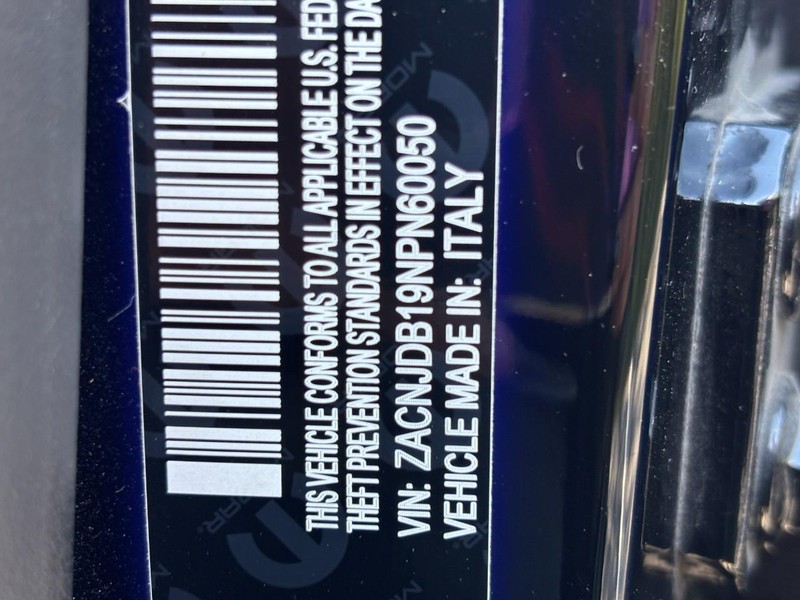 Jeep Renegade Vehicle Full-screen Gallery Image 26