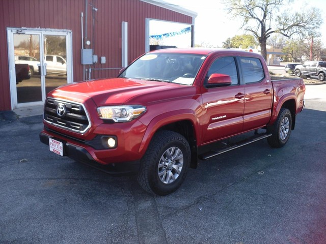 2016 Toyota Tacoma SR5's photo