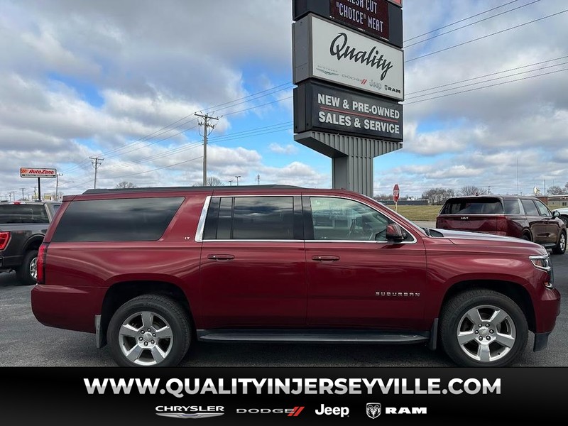 2018 Chevrolet Suburban LT's photo