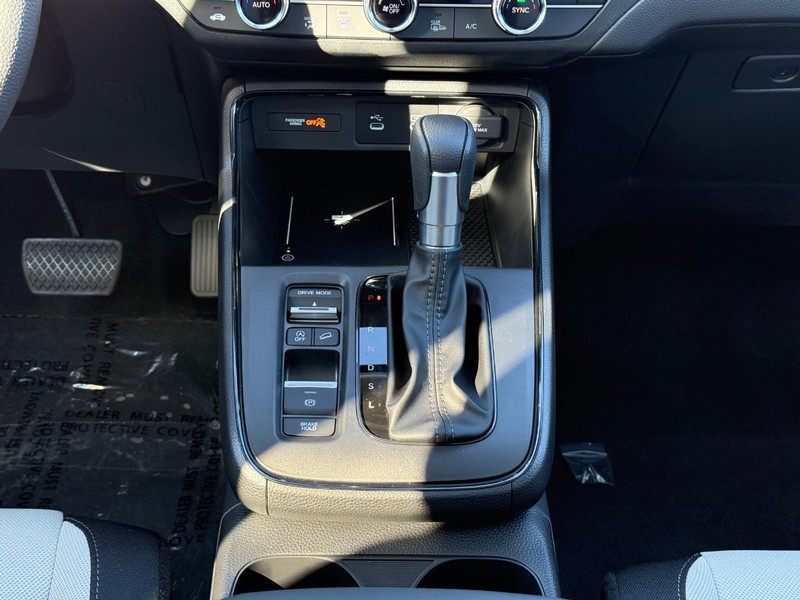 Honda CR-V Vehicle Image 8