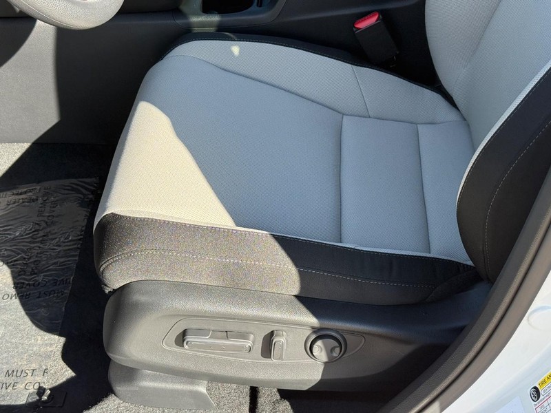 Honda CR-V Vehicle Image 16