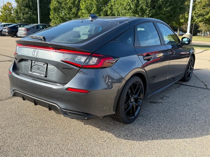 Honda Civic Hatchback Vehicle Image 3