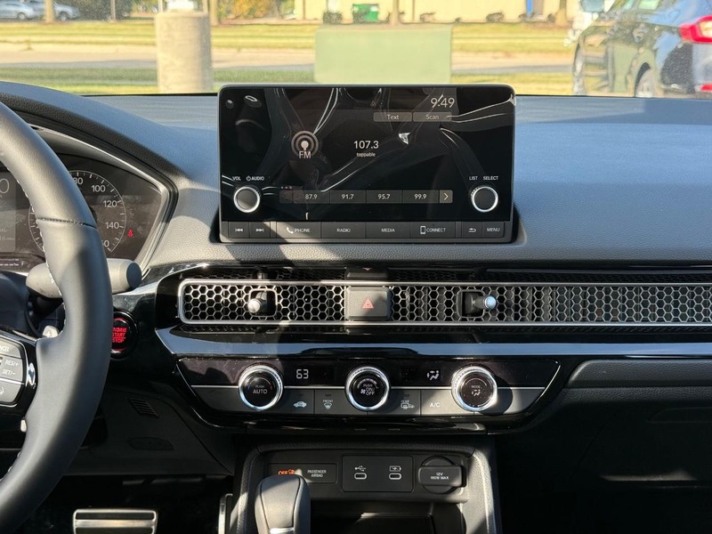 Honda Civic Hatchback Vehicle Image 7