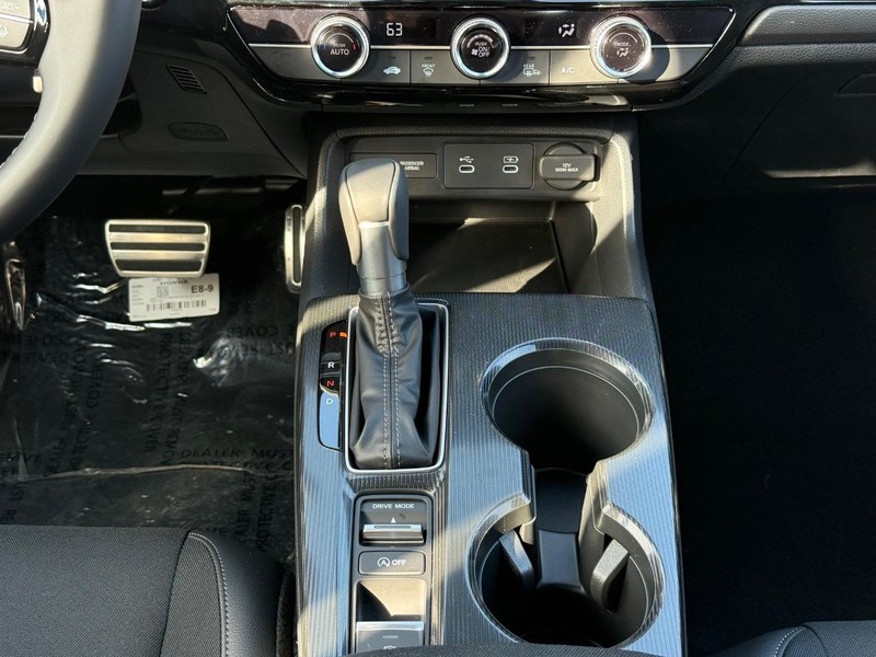 Honda Civic Hatchback Vehicle Image 8