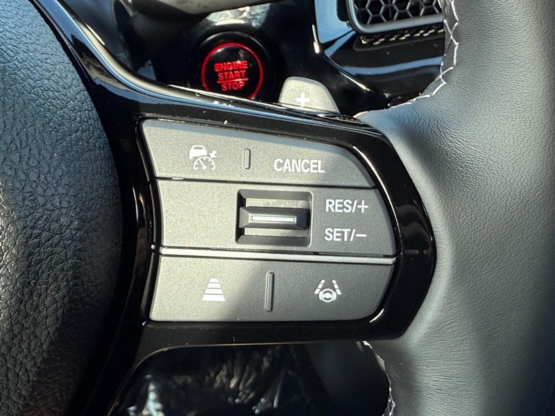 Honda Civic Hatchback Vehicle Image 12