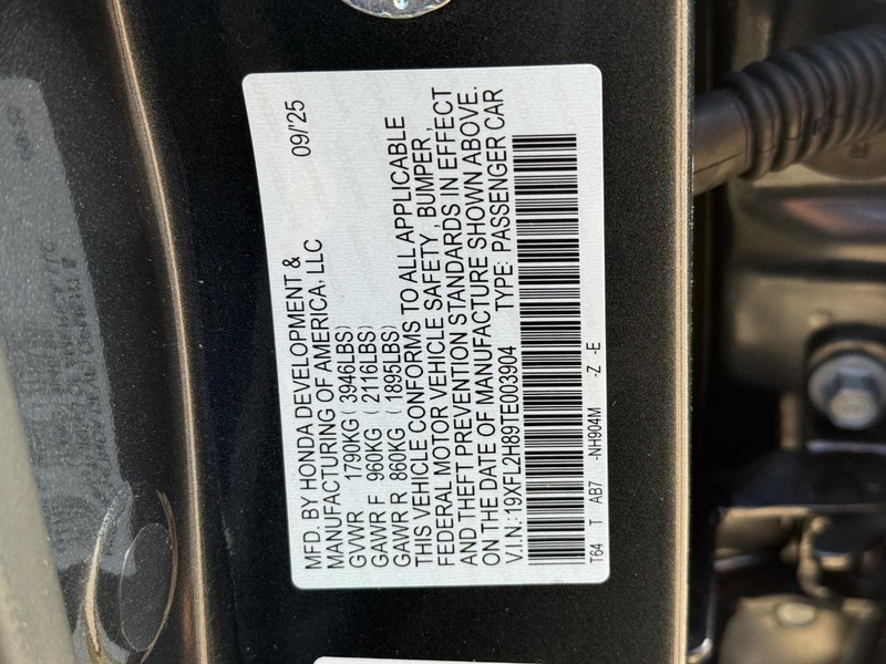 Honda Civic Hatchback Vehicle Image 16