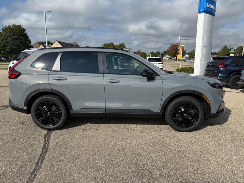 Honda CR-V Hybrid Vehicle Image 2