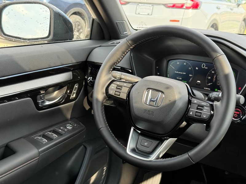 Honda CR-V Hybrid Vehicle Image 9