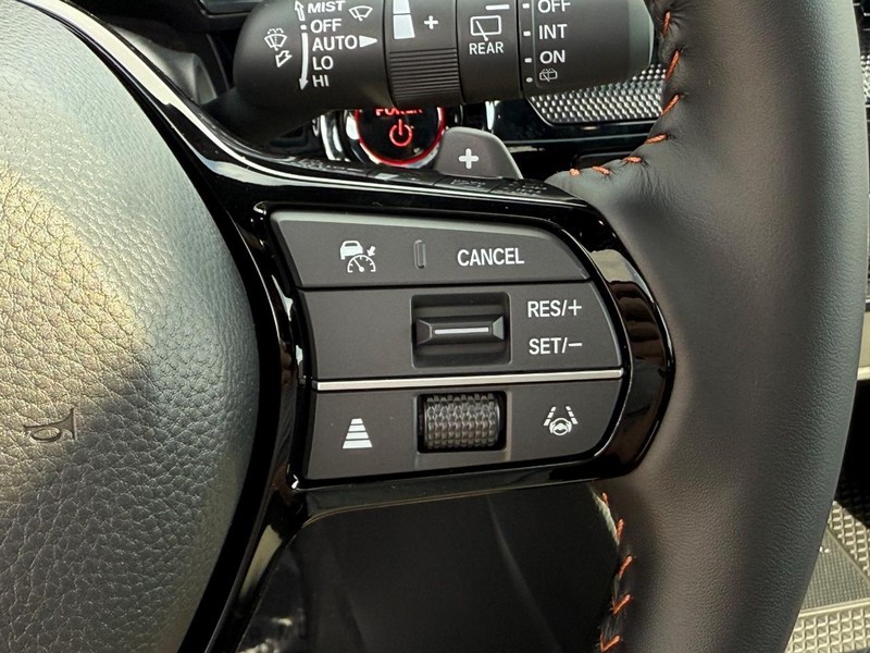 Honda CR-V Hybrid Vehicle Image 13