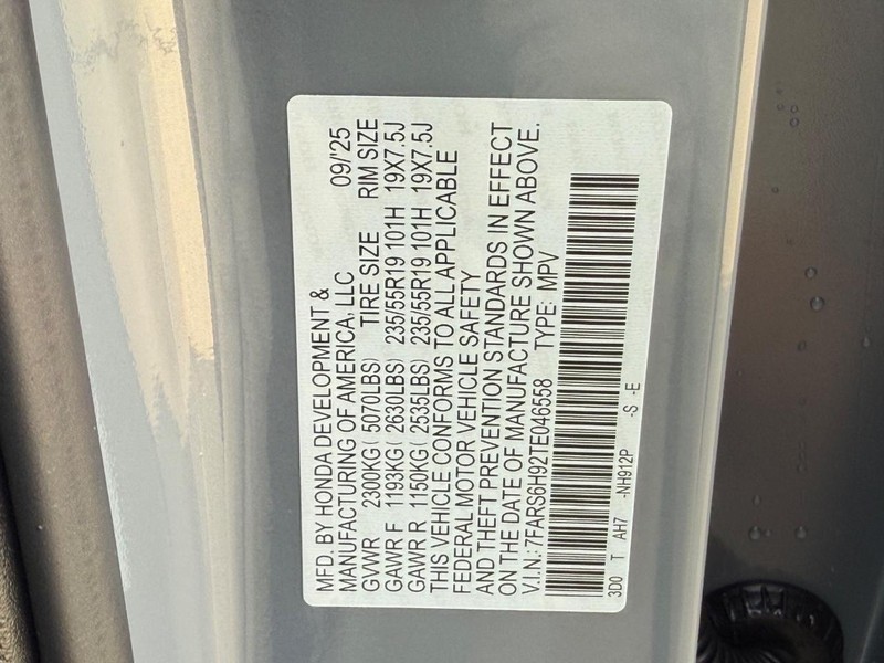 Honda CR-V Hybrid Vehicle Image 18