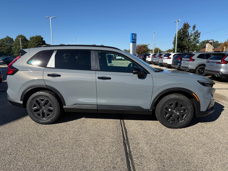 Honda CR-V Hybrid Vehicle Image 2