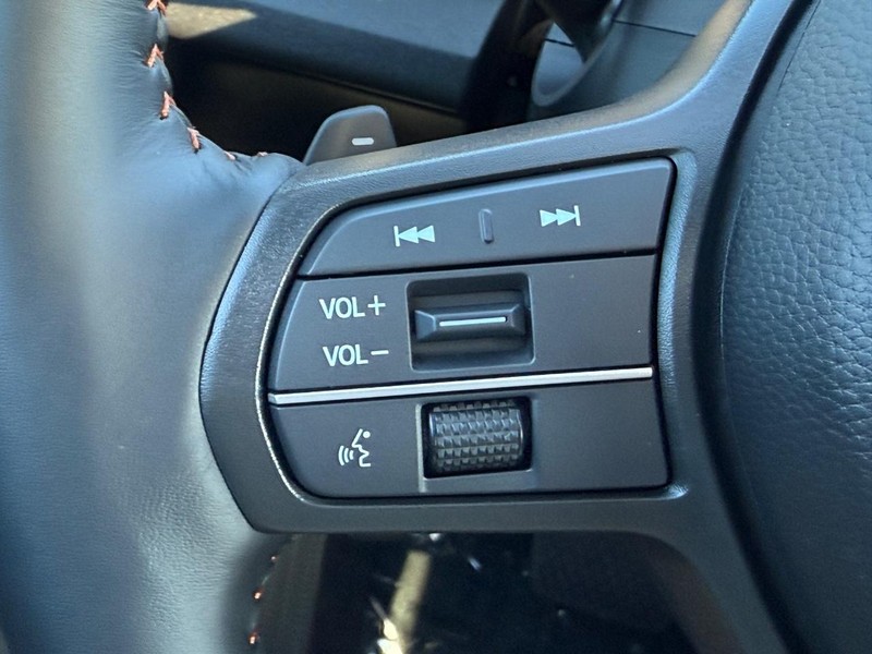 Honda CR-V Hybrid Vehicle Image 11