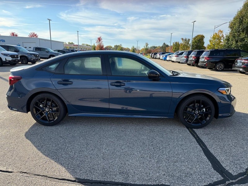 Honda Civic Sedan Hybrid Vehicle Image 2