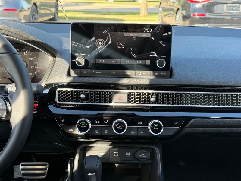 Honda Civic Sedan Hybrid Vehicle Image 7