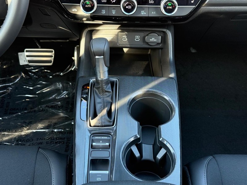 Honda Civic Sedan Hybrid Vehicle Image 8