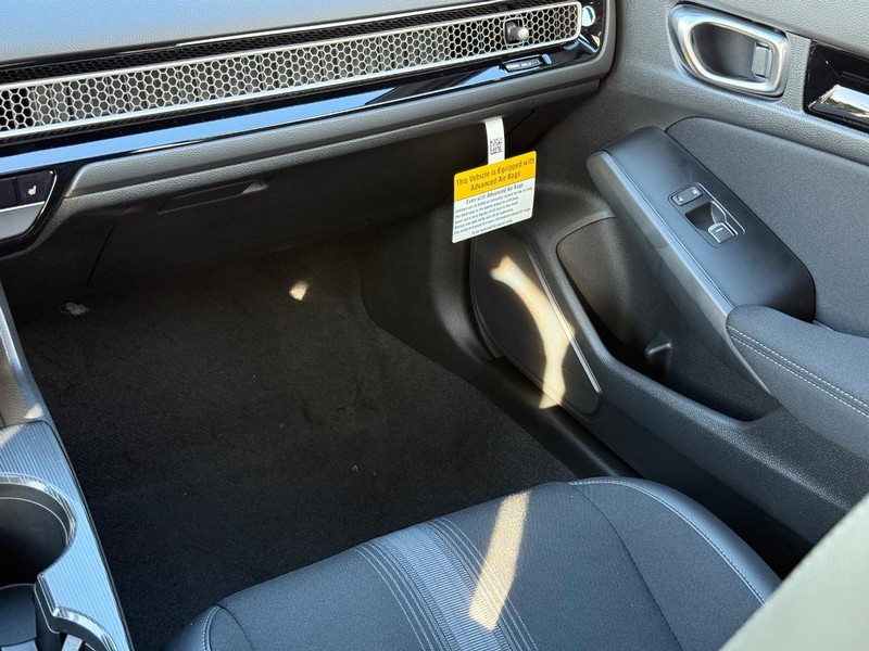 Honda Civic Sedan Hybrid Vehicle Image 10