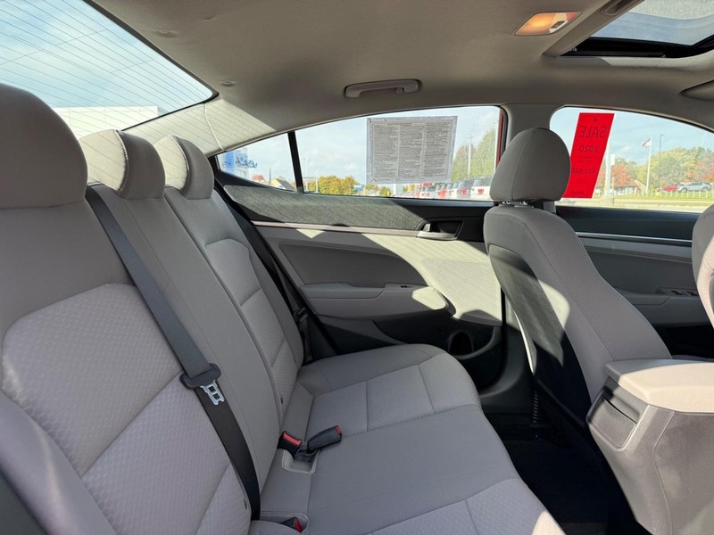 Hyundai Elantra Vehicle Image 9