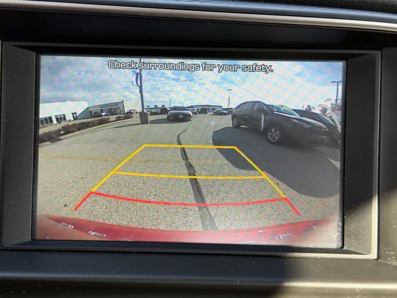 Hyundai Elantra Vehicle Image 18