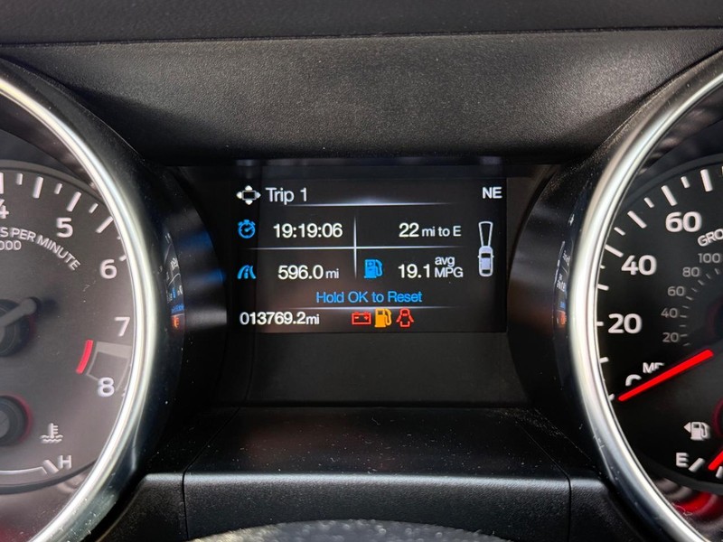 Ford Mustang Vehicle Image 17