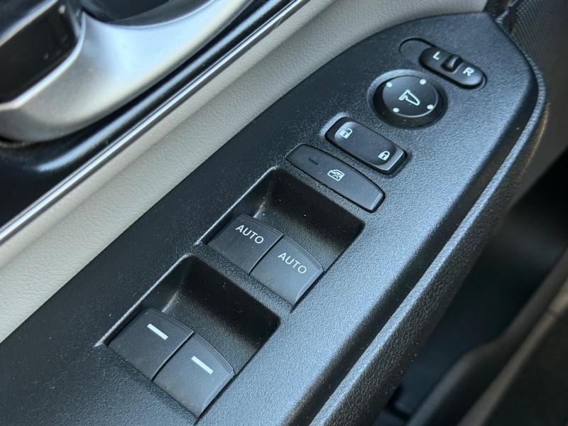 Honda CR-V Vehicle Image 21