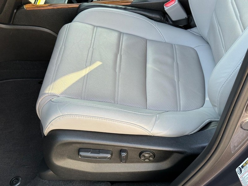 Honda CR-V Vehicle Image 22