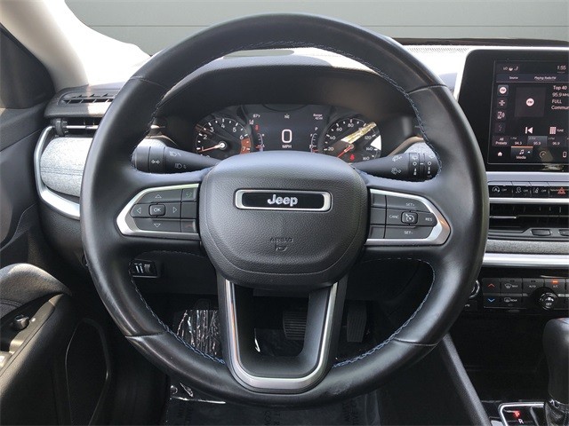 Jeep Compass Vehicle Full-screen Gallery Image 14