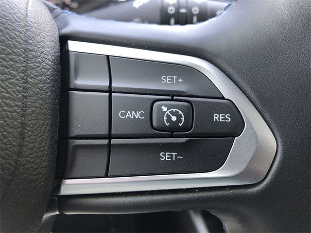 Jeep Compass Vehicle Full-screen Gallery Image 16