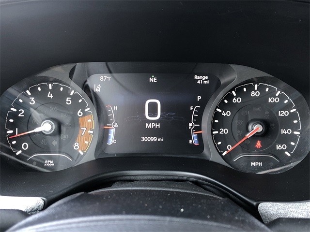 Jeep Compass Vehicle Full-screen Gallery Image 17