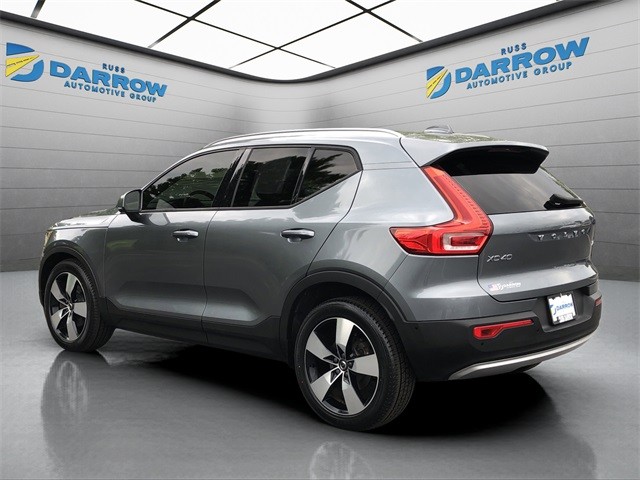 Volvo XC40 Vehicle Full-screen Gallery Image 3