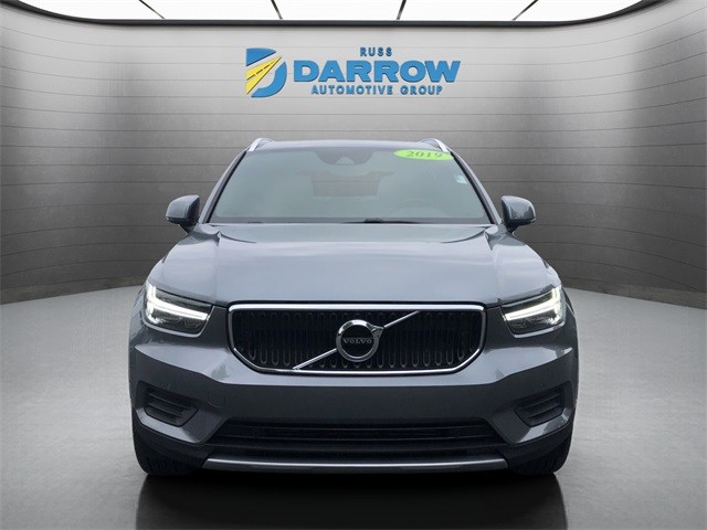 Volvo XC40 Vehicle Full-screen Gallery Image 8