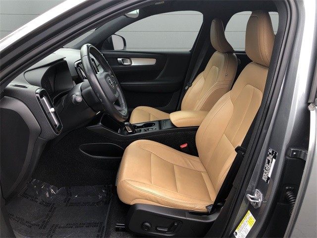 Volvo XC40 Vehicle Full-screen Gallery Image 13