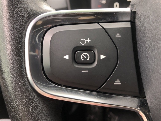 Volvo XC40 Vehicle Full-screen Gallery Image 15