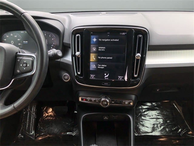 Volvo XC40 Vehicle Full-screen Gallery Image 19