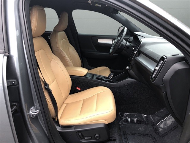 Volvo XC40 Vehicle Full-screen Gallery Image 23