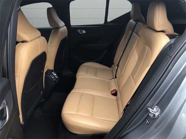 Volvo XC40 Vehicle Full-screen Gallery Image 25