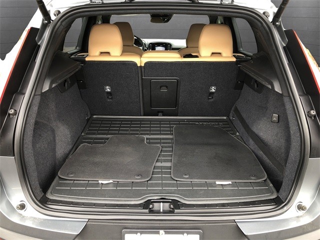 Volvo XC40 Vehicle Full-screen Gallery Image 26