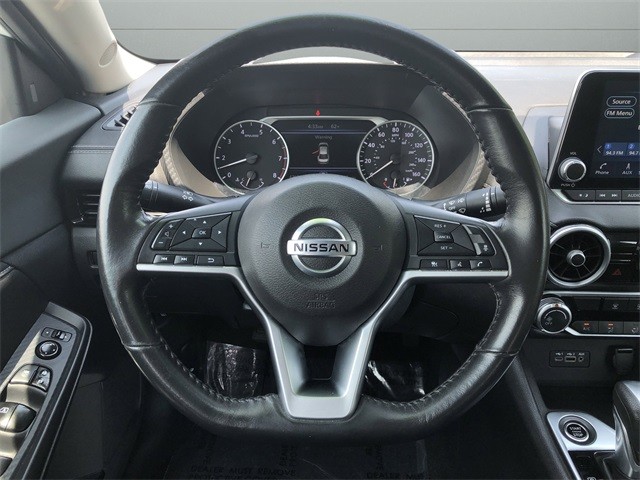 Nissan Sentra Vehicle Full-screen Gallery Image 10