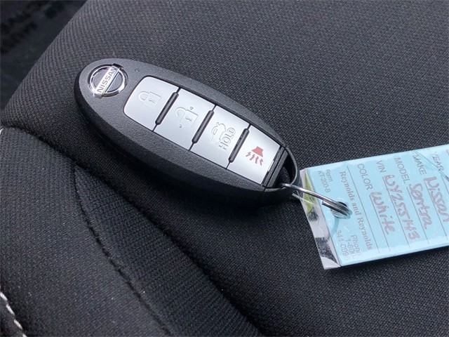 Nissan Sentra Vehicle Full-screen Gallery Image 21