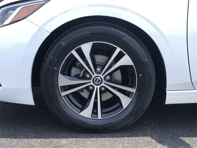 Nissan Sentra Vehicle Full-screen Gallery Image 26