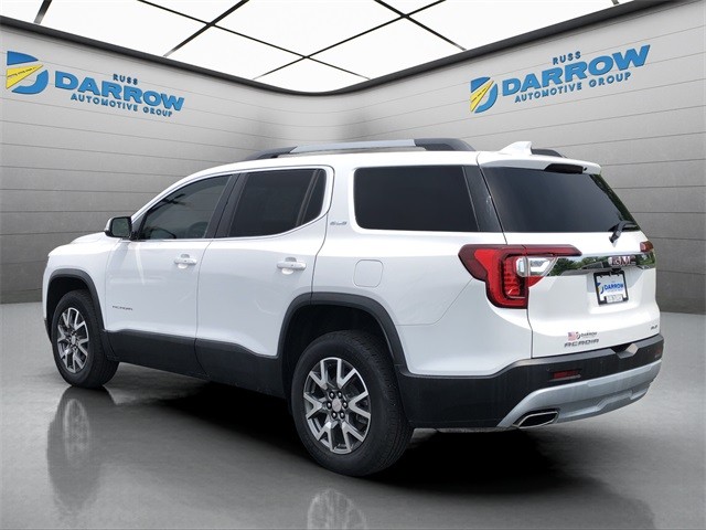GMC Acadia Vehicle Full-screen Gallery Image 3
