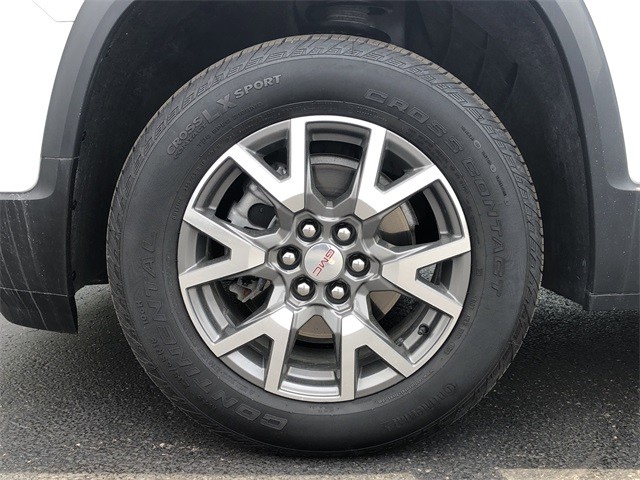 GMC Acadia Vehicle Full-screen Gallery Image 9