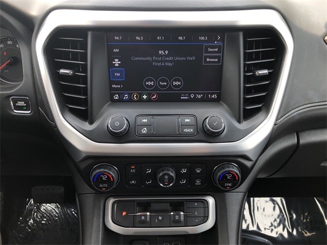 GMC Acadia Vehicle Full-screen Gallery Image 18