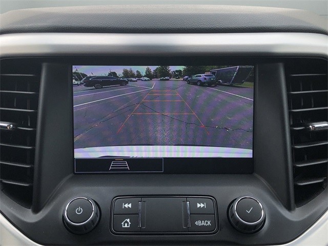 GMC Acadia Vehicle Full-screen Gallery Image 21