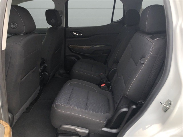 GMC Acadia Vehicle Full-screen Gallery Image 25