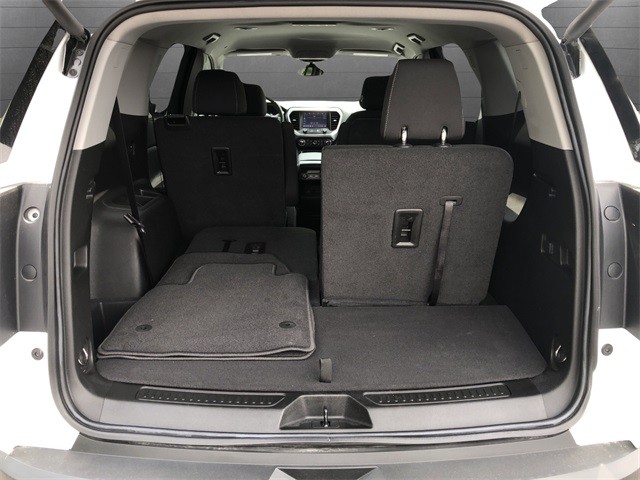 GMC Acadia Vehicle Full-screen Gallery Image 26