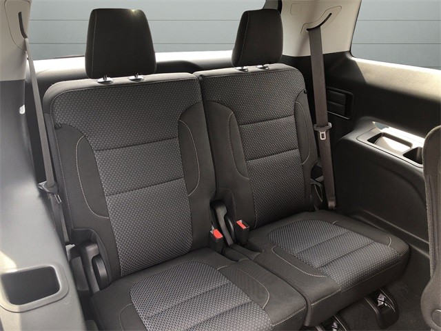 GMC Acadia Vehicle Full-screen Gallery Image 27